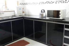 Cozy Homestay in Central Pokok Sena